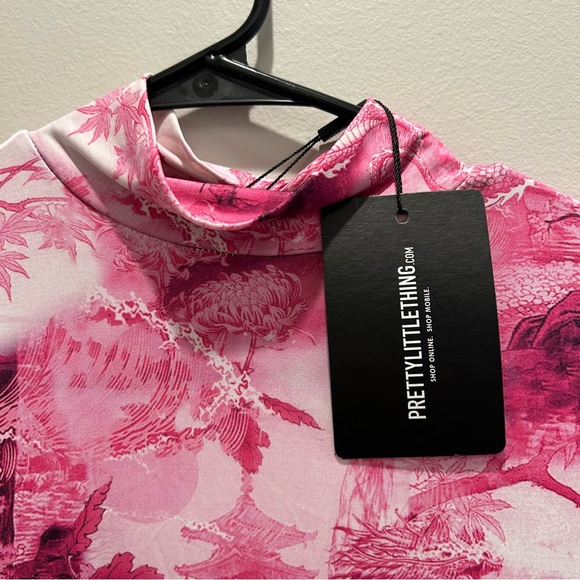 Pretty Little Thing Bodycon dress - SZ 4 Long sleeve - Picture 3 of 4